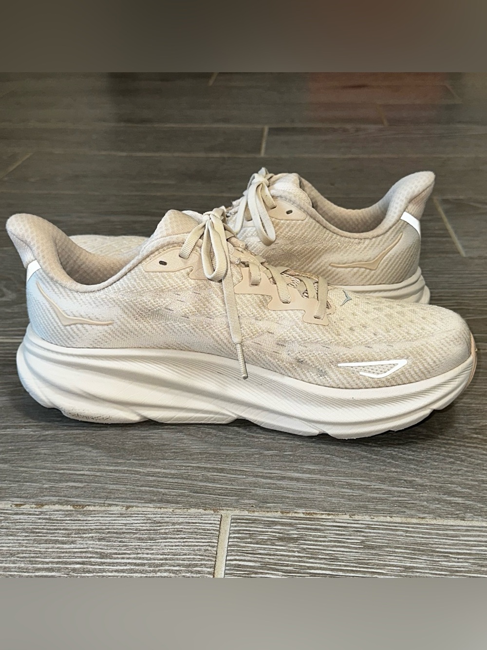 Hoka Clifton 9 Men's Size 10D Running Shoes Cream Athletic Comfort Sneakers - Picture 4 of 13